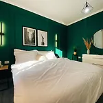 Blloku Area Modern App - The Nest Apartmán *