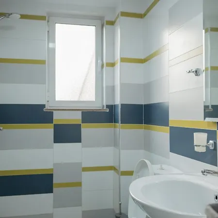 Appartement Blloku Area Modern App - The Nest Tirana